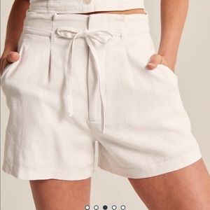 NWT Abercrombie and Fitch linen shorts size medium
